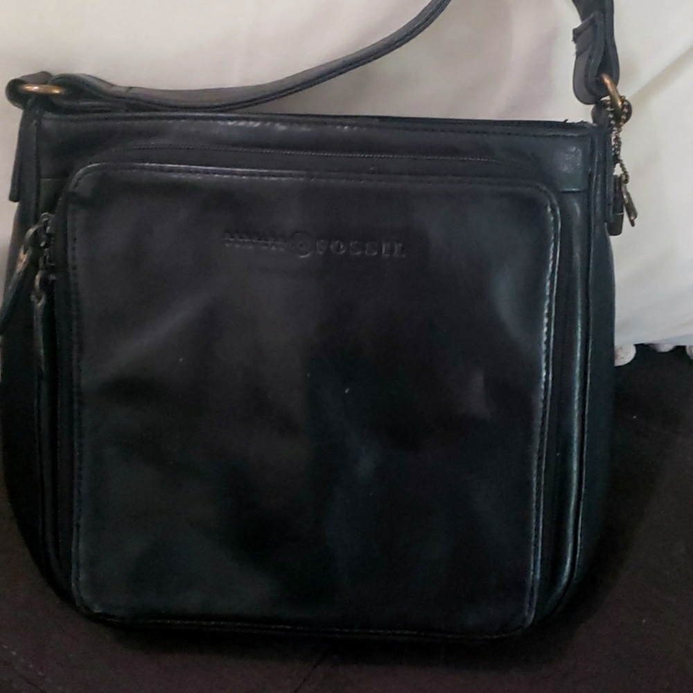 Vintage fossil crossbody bag. - Picture 4 of 17